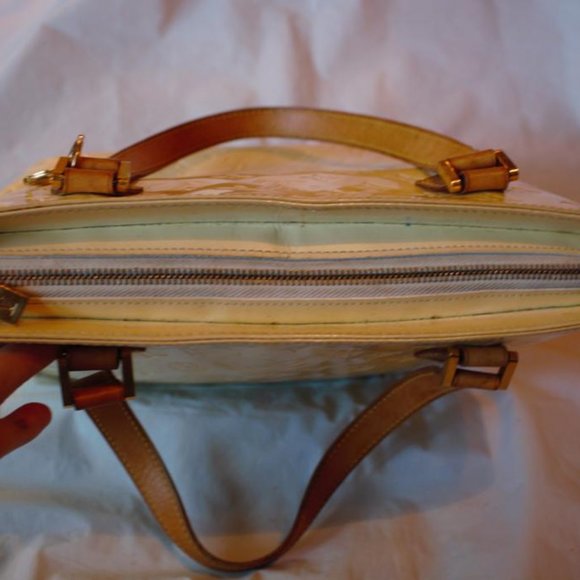Louis Vuitton Houston Vernis PM Monogram Cream Leather Shoulder Bag / Handle - Picture 5 of 10